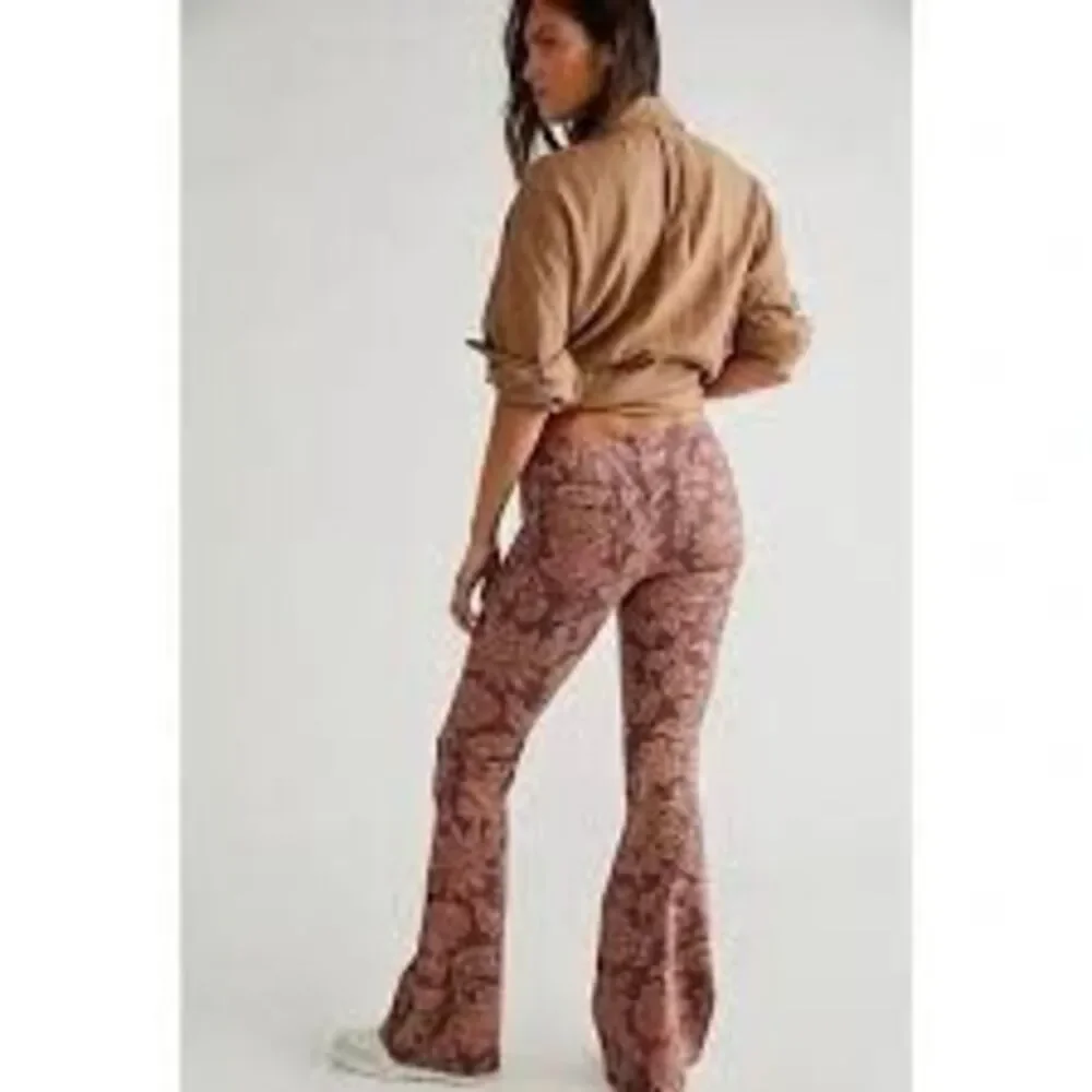 We The Free by Free People Penny Pull-on Printed flare pants - Picture 2 of 9